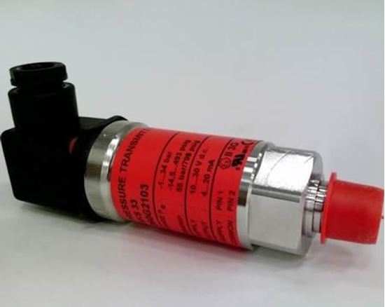 Danfoss 060G2103 AKS33 Pressure Transducer 493 PSI 4-20mA 1/4 Inch