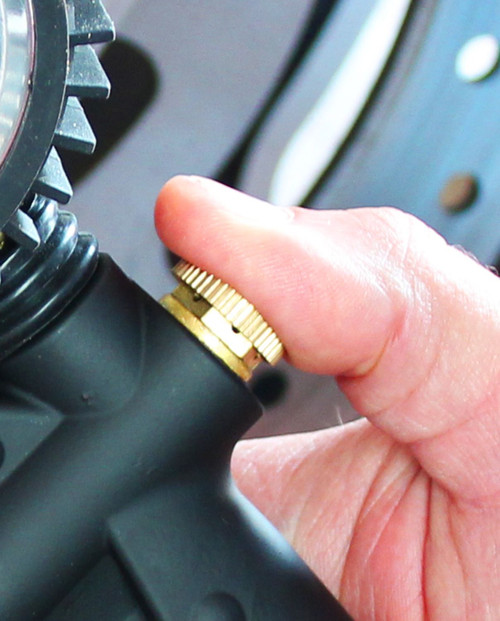 Milton™ Pro Analog Tire Inflator/Pressure Pistol Grip Gauge, Straight Foot Chuck, 15" Hose